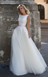 Ethereal Chiffon and Tulle Scoop-neck Sleeveless Wedding Dress with Bow