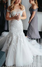 Off-the-shoulder Court Train Lace Tulle Wedding Dress with Appliques