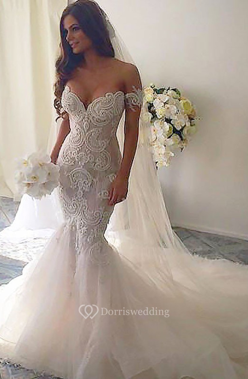 trumpet wedding dress with long train